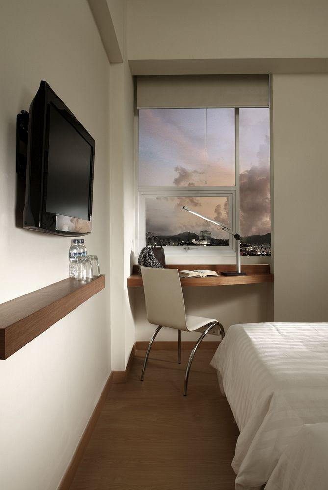 Whiz Hotel Malioboro Джокьякарта Экстерьер фото